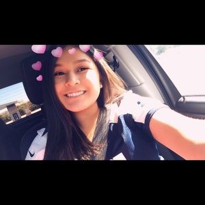 Meet your Posher, Crystal